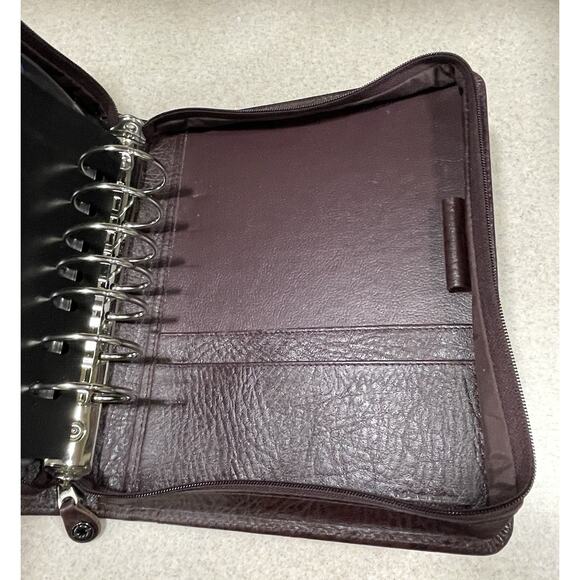 Elegant Brown Leather Planner - Picture 11 of 14